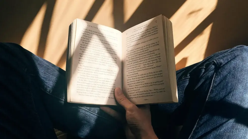 Leitura que transforma: autoconhecimento através do outro